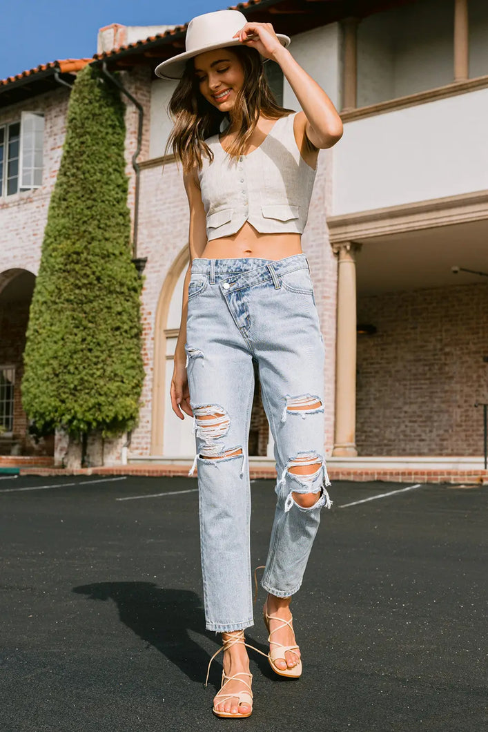 CRISS CROSS ANKLE MOM JEANS