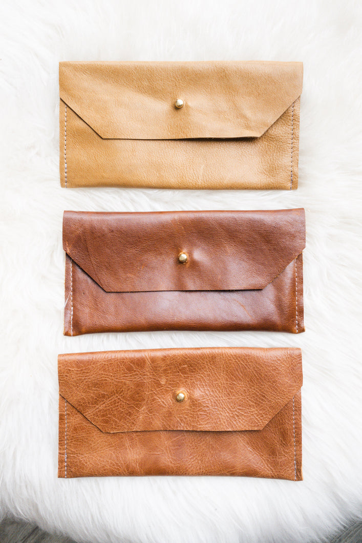 LEATHER PHONE CLUTCH